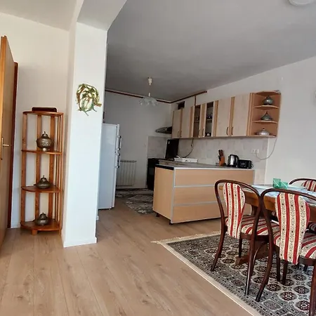 Sweet Old Town Flat *